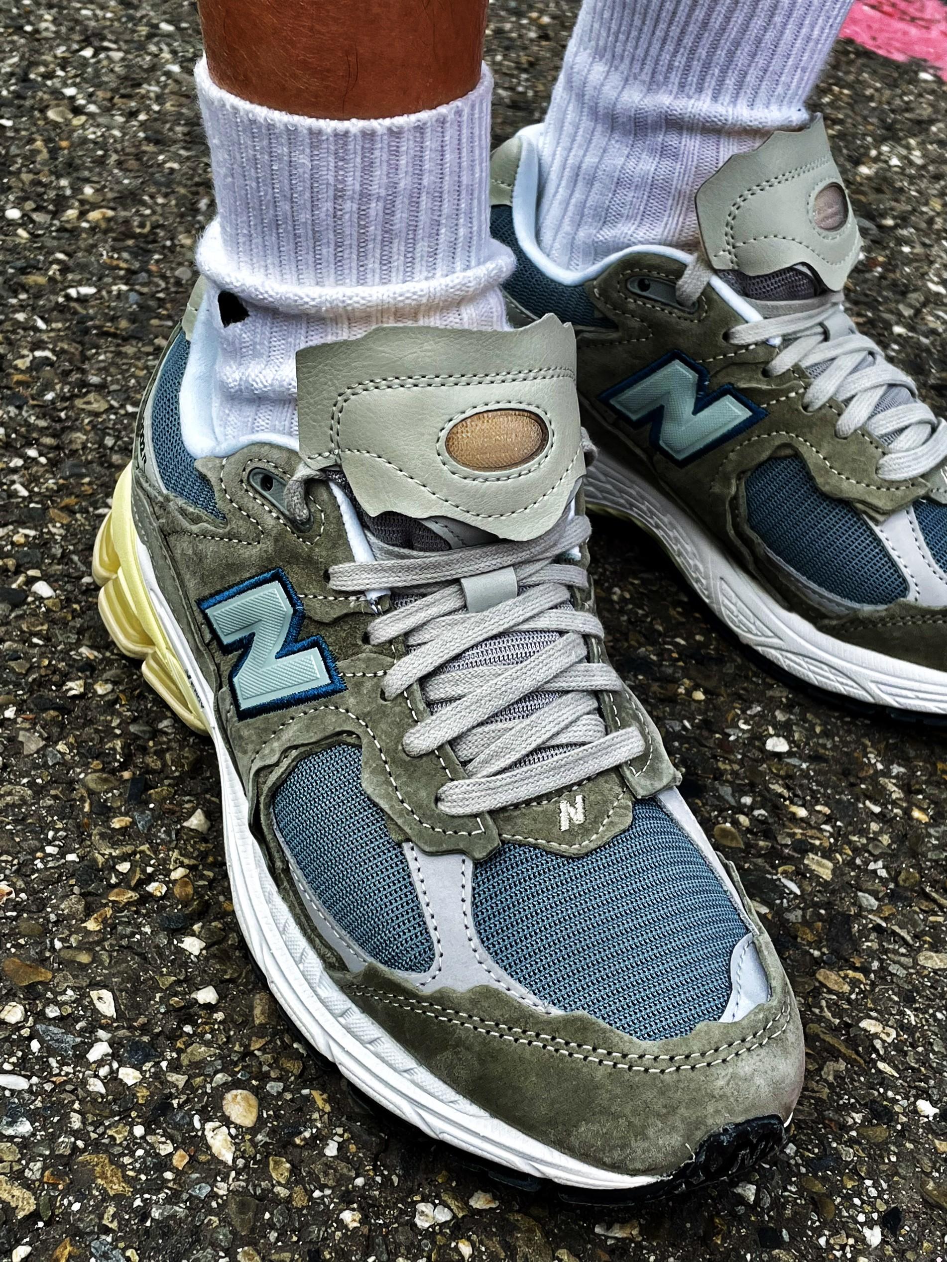 New balance 2002 灰绿破坏版